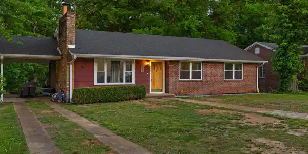 606 River Bluff Dr