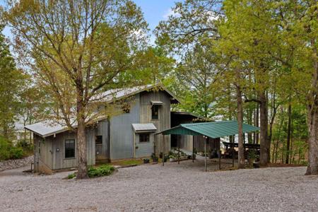 371 Riverview Cr