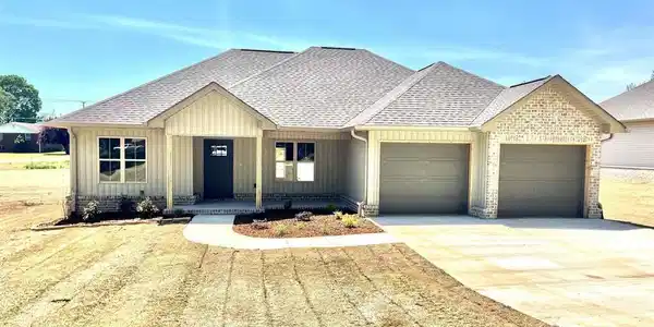 108 Vaughn Ave