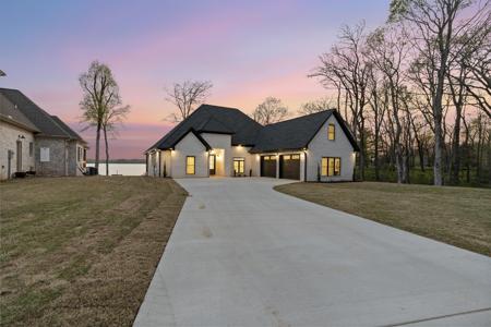 199 Beach Rd