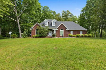 516 Waters Edge Dr