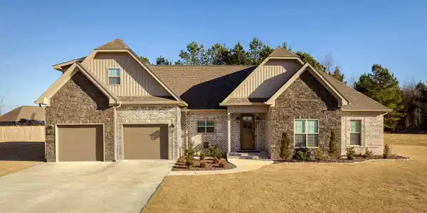 302 Kellylyn Lndg