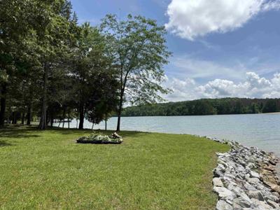 01 Lakefront Dr