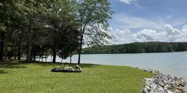 01 Lakefront Dr