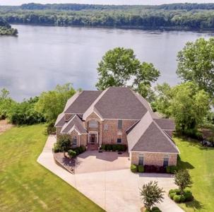 126 Clear View Dr