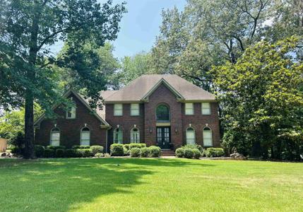 108 Crosscreek Ln