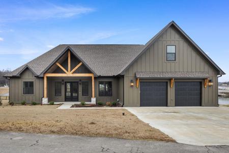 225 Ridgecrest Dr