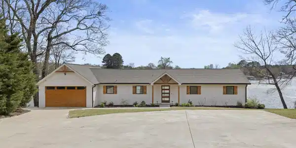 680 Shore Dr