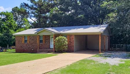 1260 Lakewood Dr E