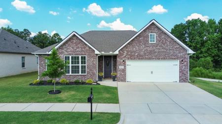 2052 Austin Dr NE
