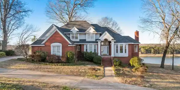 108 Holland Dr