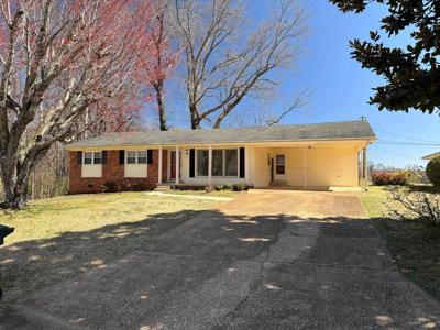 505 Lakeside Dr