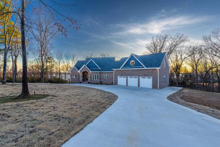 620 Horseshoe Hills Rd