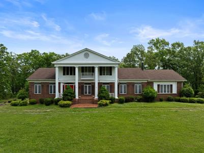 158 MacKay Rd