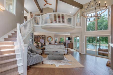 110 Holland Dr