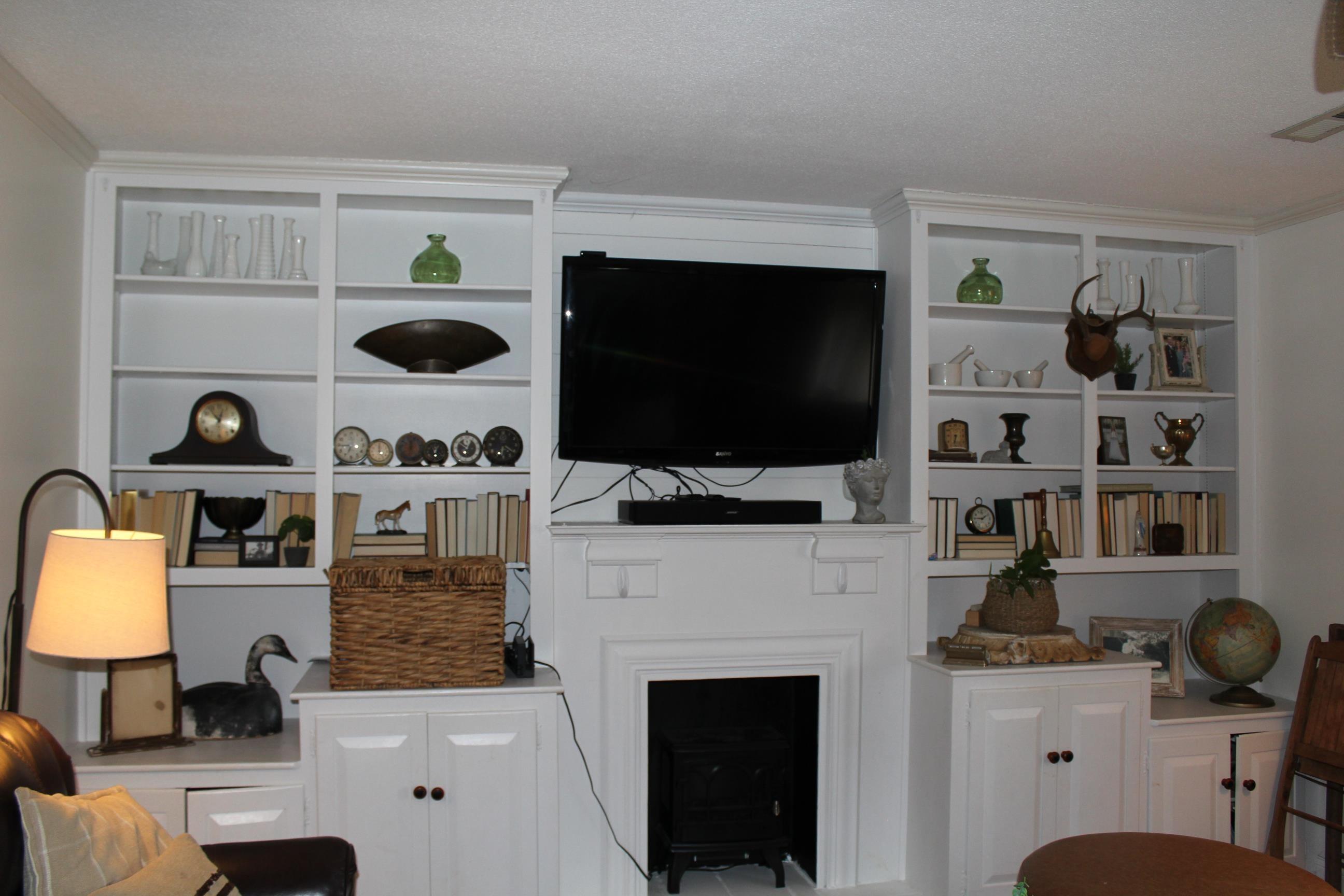 Image 4: Living Room