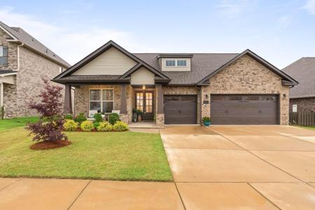 2129 Misty Dr NE