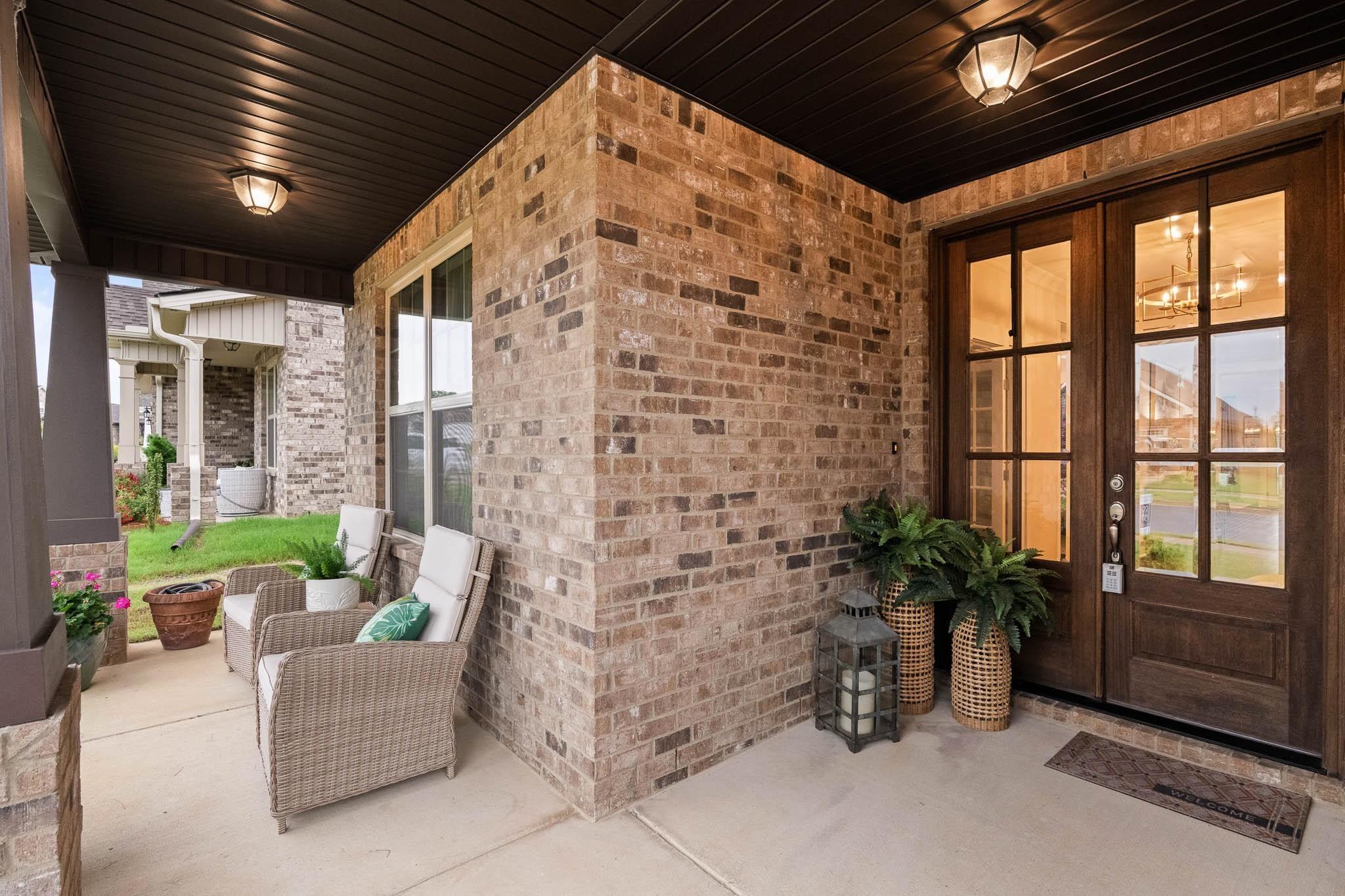 Image 4: CUSTOM DOUBLE DOOR ENTRY