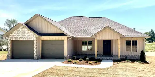 72 Vaughn Ave