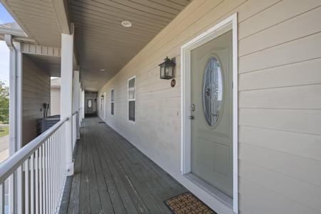 5590 Bay Village Dr