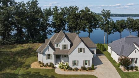 69 Crown Point Dr