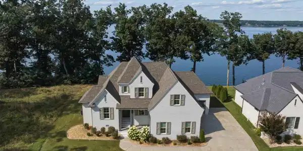 69 Crown Point Dr