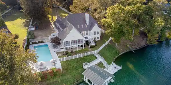 380 Maury Ln