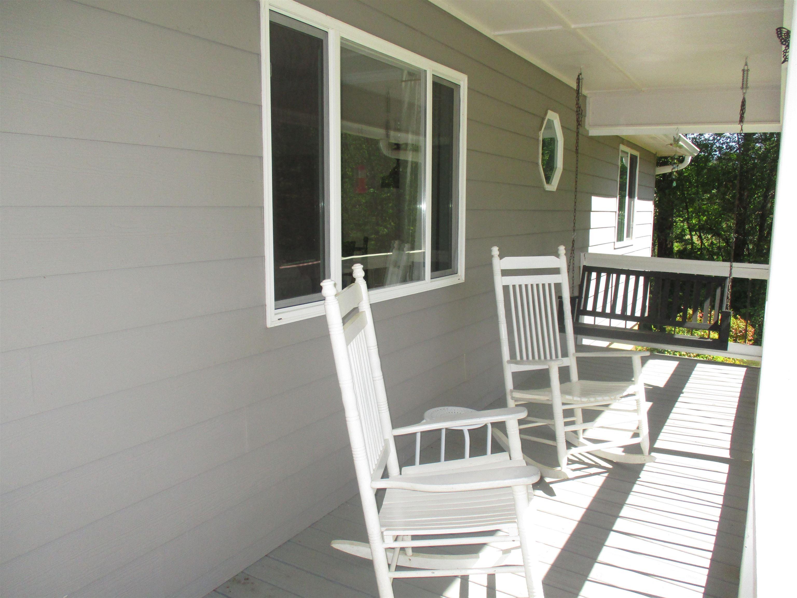 Image 4: FRONT PORCH