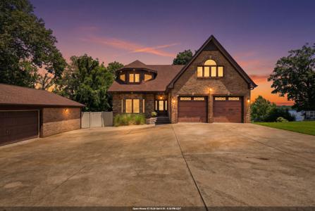 785 Carter Dr