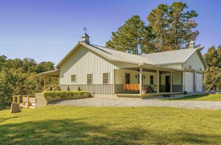 1001 Robbins Ln