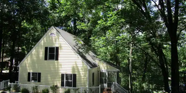 1025 Chapel Branch