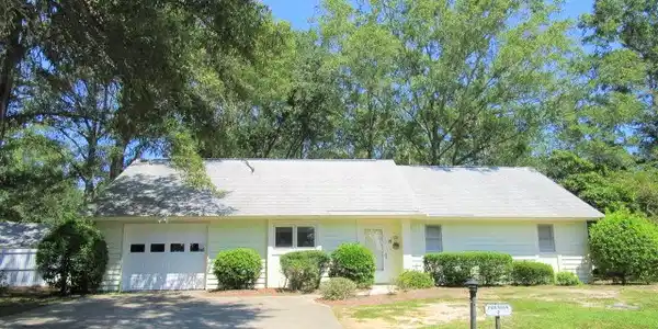 2 Alexander Garden Cir