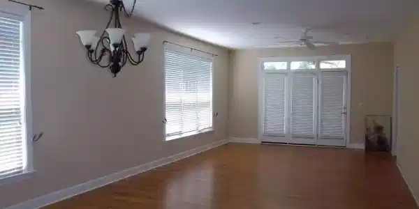 121 Ballard Ln