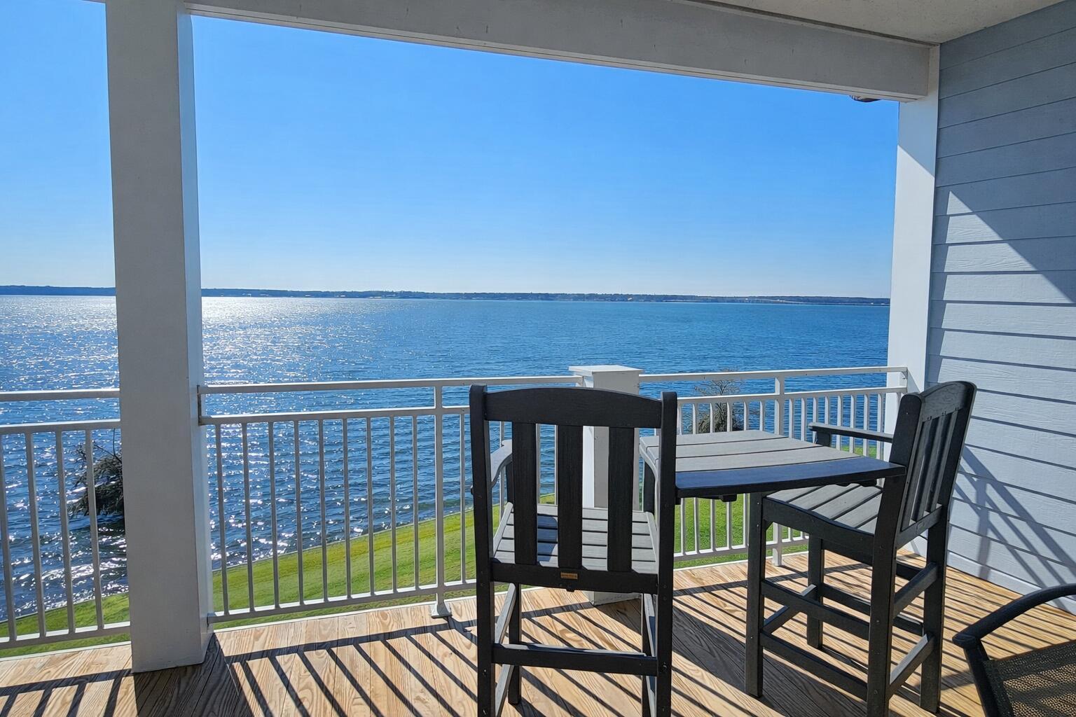 Image 1: 1174 bridgview view