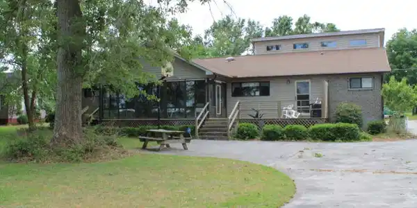 1651 Waters Edge