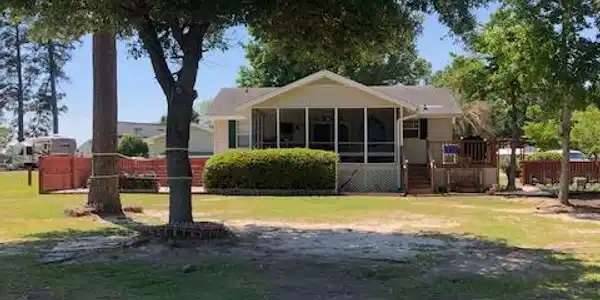 1241 Taw Caw Dr