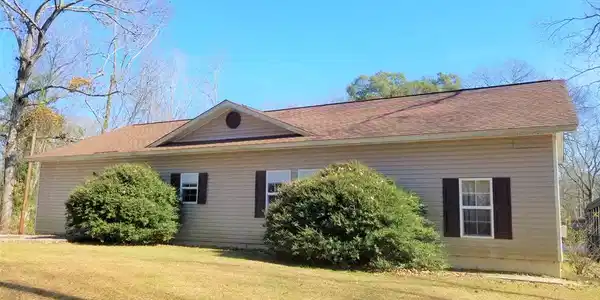 109 Cobblestone Court