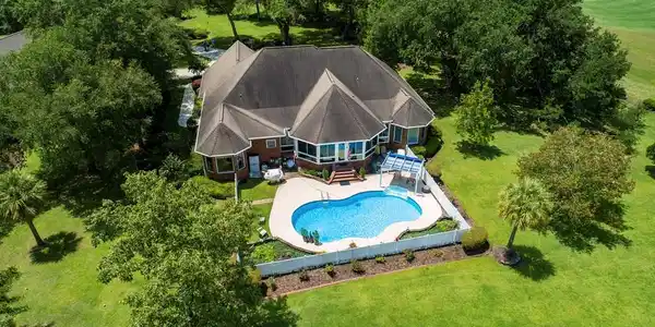 25 Fairway Drive