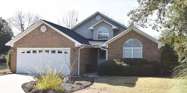 15 Lake Arbu Dr.