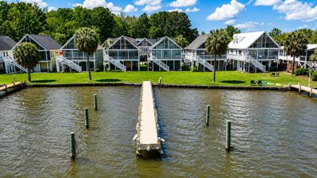 1049 Island Court