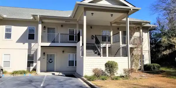 613 Ballard Lane