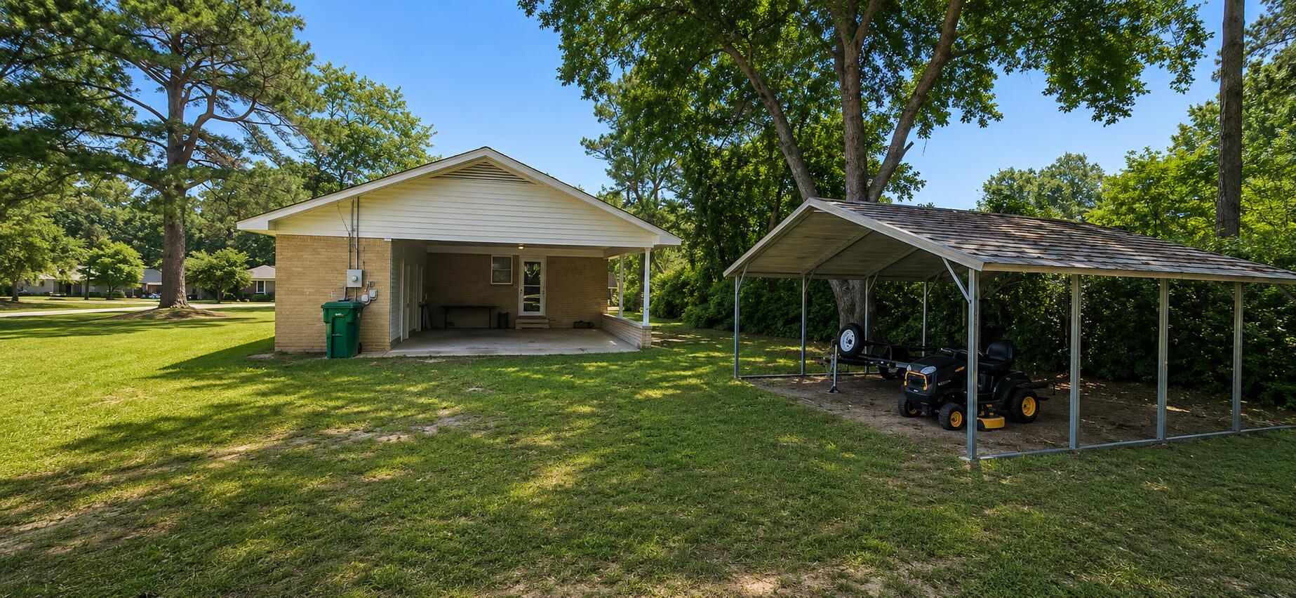 Image 4: carport