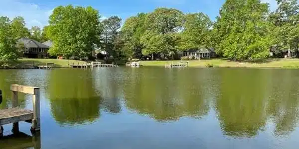 11 North Lake Circle