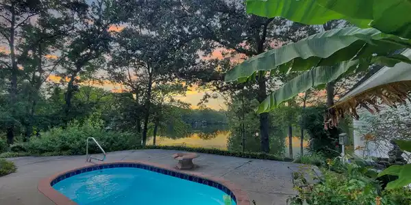 302 Broad River Drive