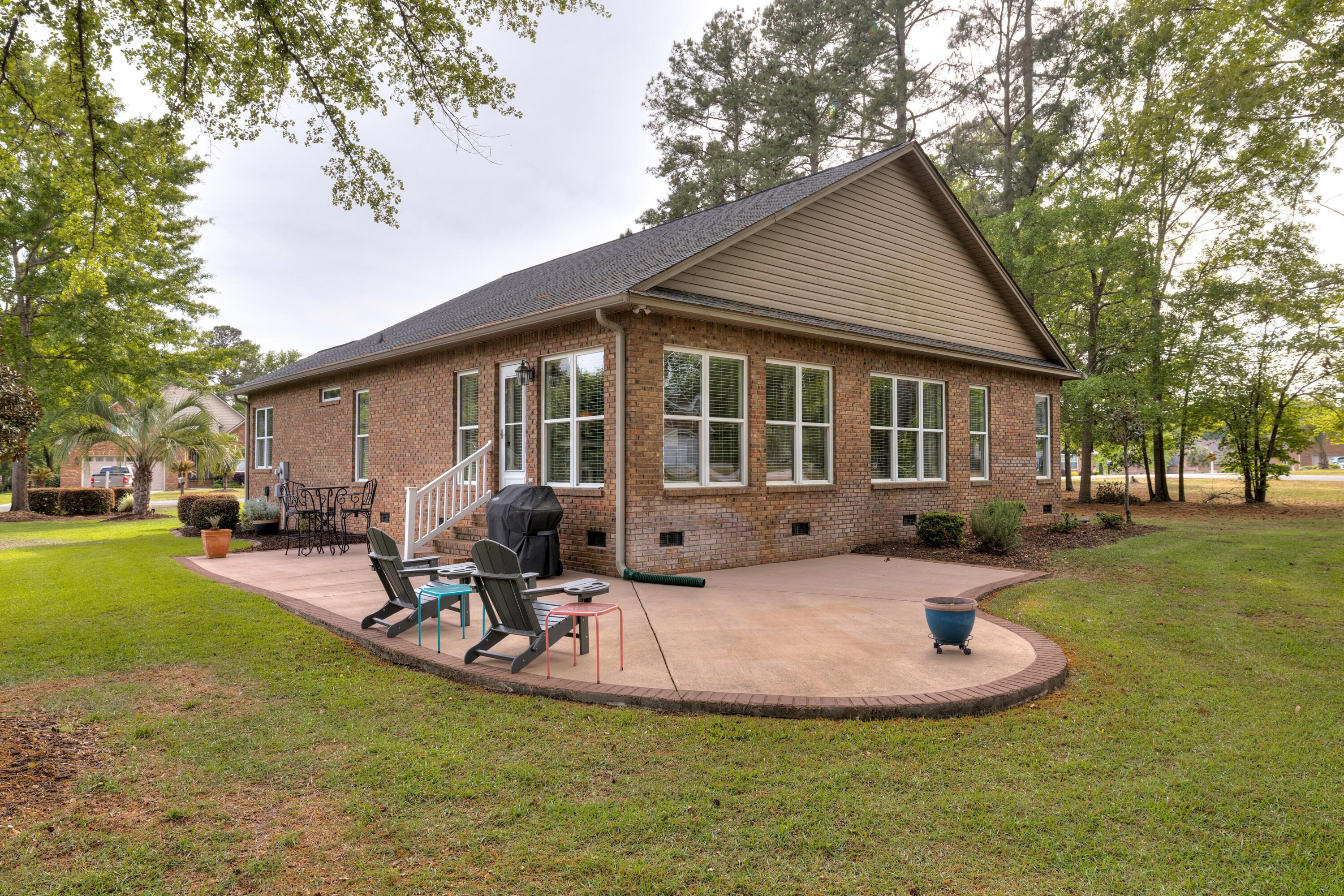 Image 4: REAR PATIO
