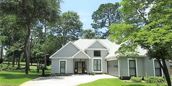 116 Saluda Dr