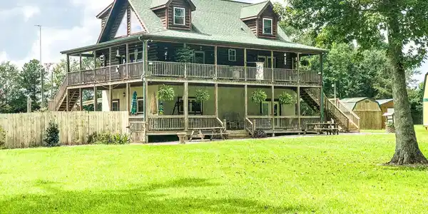 126 Calm Waters Dr