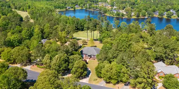 311 Lake Arbu Drive