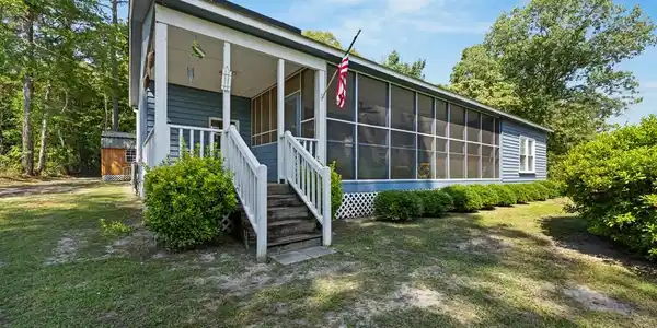 1386 Hobbs Drive