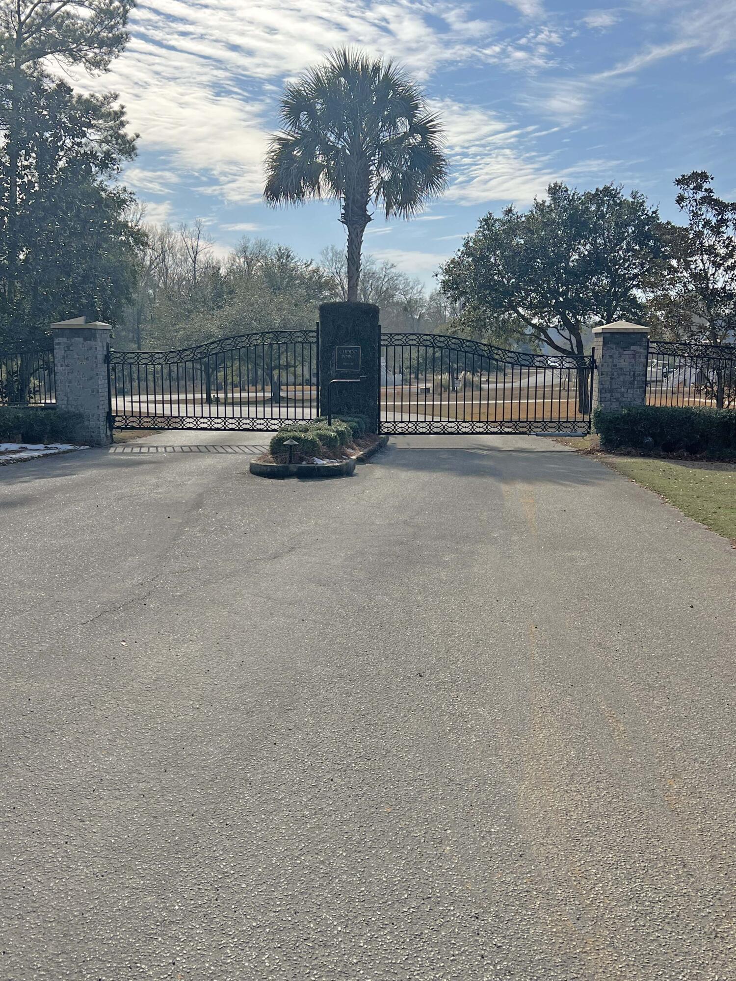 Image 3: Cuddo entrance